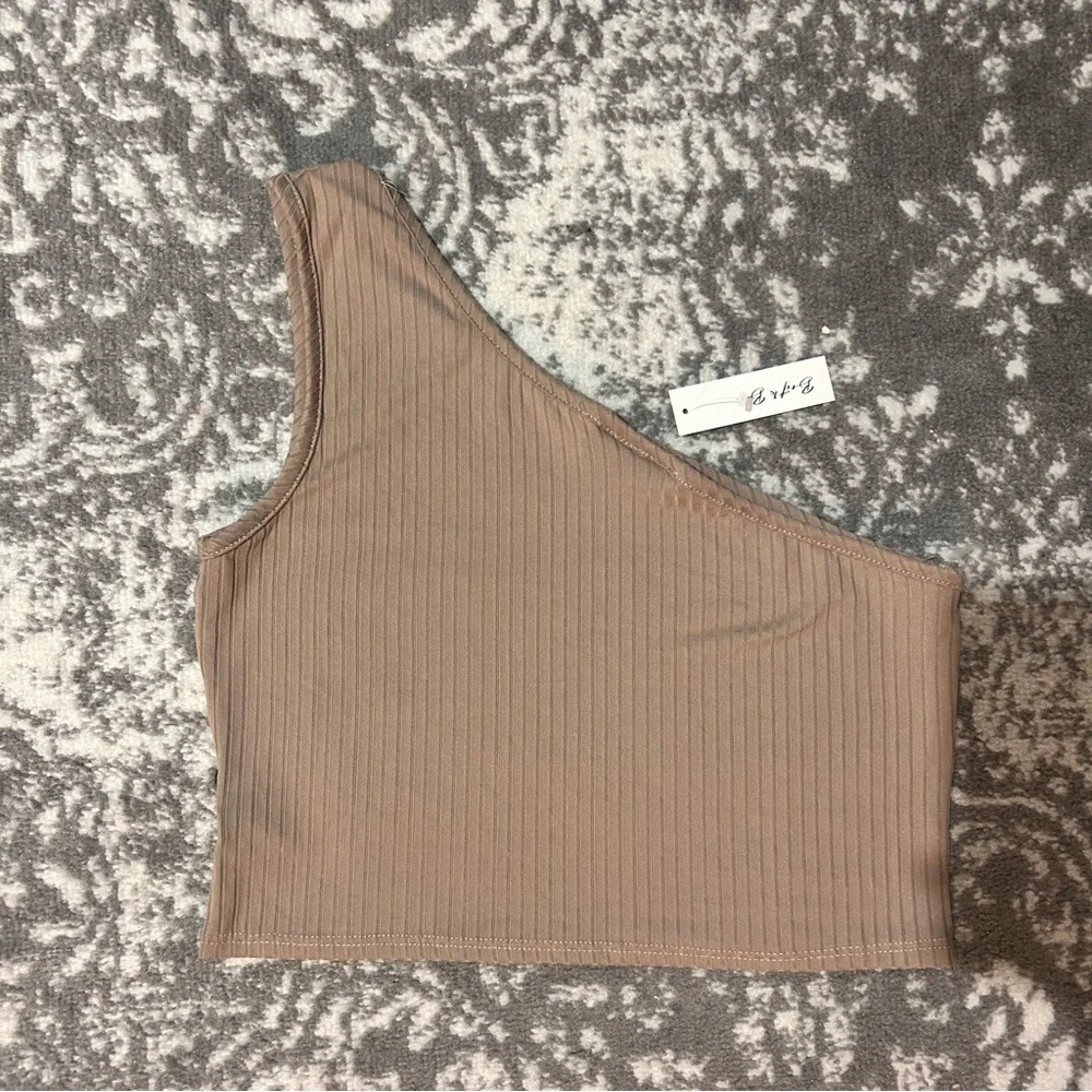 Brit & Bri One Shoulder Ribbed Tank Top Size Large Tan - Picture 3 of 4